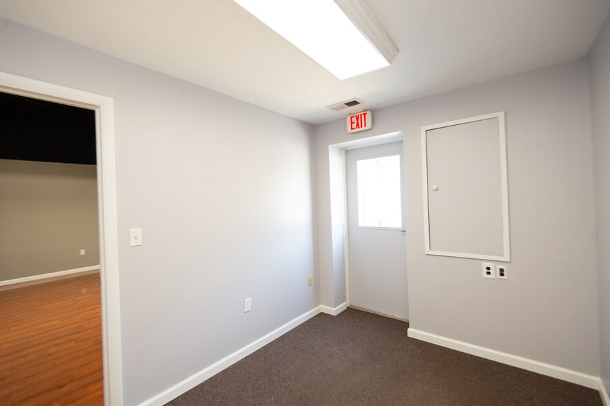 More Photos Of 2934 Ocean Gtwy, Cambridge Freestanding For Sale