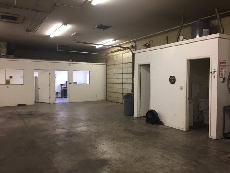More Photos Of 121 S 25th St, Phoenix Warehouse For Sale