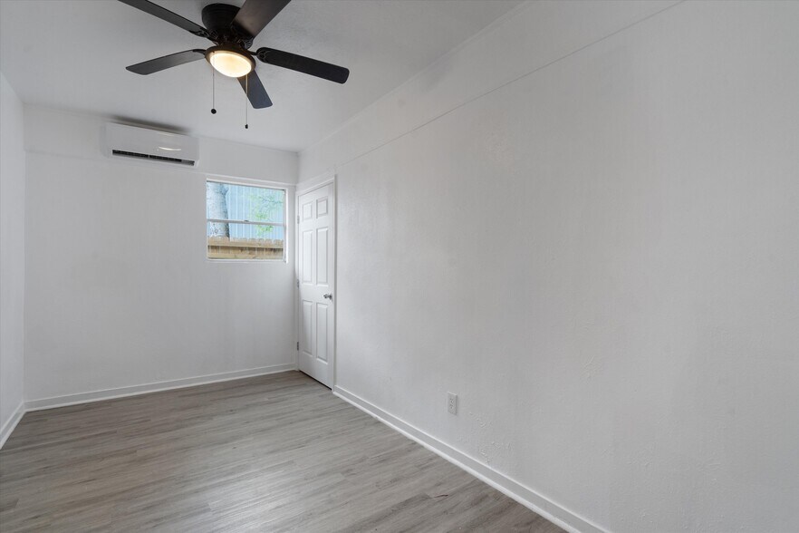 More Photos Of 10205 Old Manchaca Rd, Austin Flex For Lease