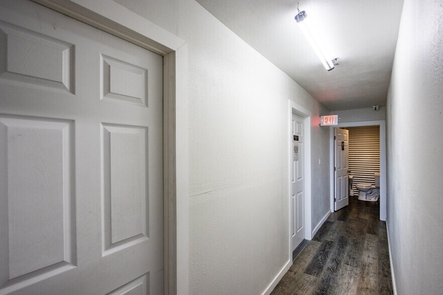 More Photos Of 1419 Old Hardin Rd, Billings Flex For Sale