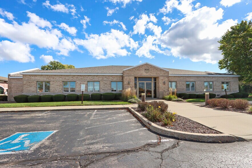 More Photos Of 6535 Green Bay Rd, Kenosha Medical For Sale
