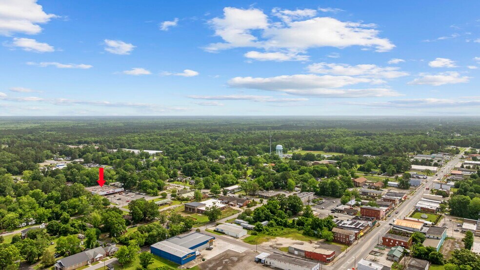 More Photos Of 15 W Ashland St, Andrews Supermarket For Sale