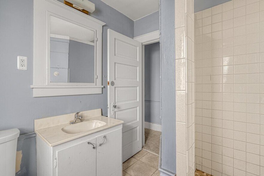 More Photos Of 4201 Burnham Ave, Toledo Apartments For Sale