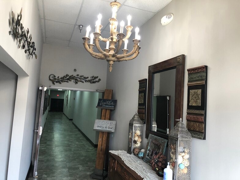 More Photos Of 6250 Memorial Dr, Stone Mountain Religious Facility For Lease