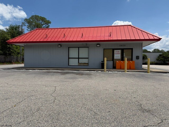 Primary Photo Of 2820 Ramsey St, Fayetteville Freestanding For Sale