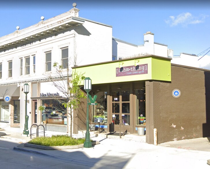 More Photos Of 138 W Maple Rd, Birmingham Storefront For Lease