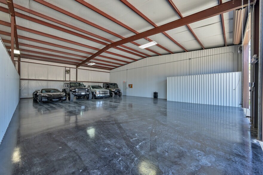 More Photos Of 15513 Capitol Hill Rd, Montgomery Service For Sale