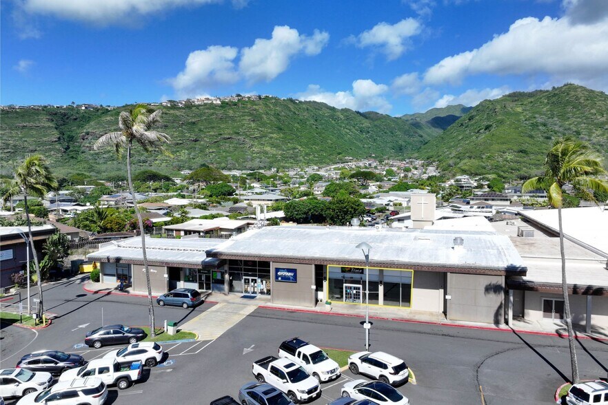 More Photos Of 549 Halemaumau St, Honolulu Restaurant For Lease