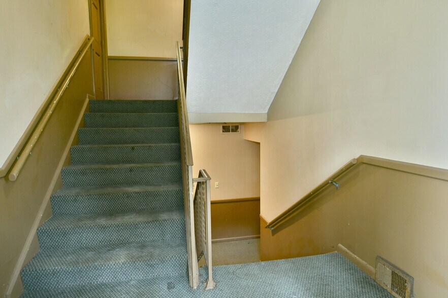 More Photos Of 203-205 Churchill Hubbard Rd, Youngstown Apartments For Sale