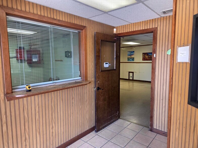 More Photos Of 2222 Belt Line Rd, Garland Religious Facility For Sale