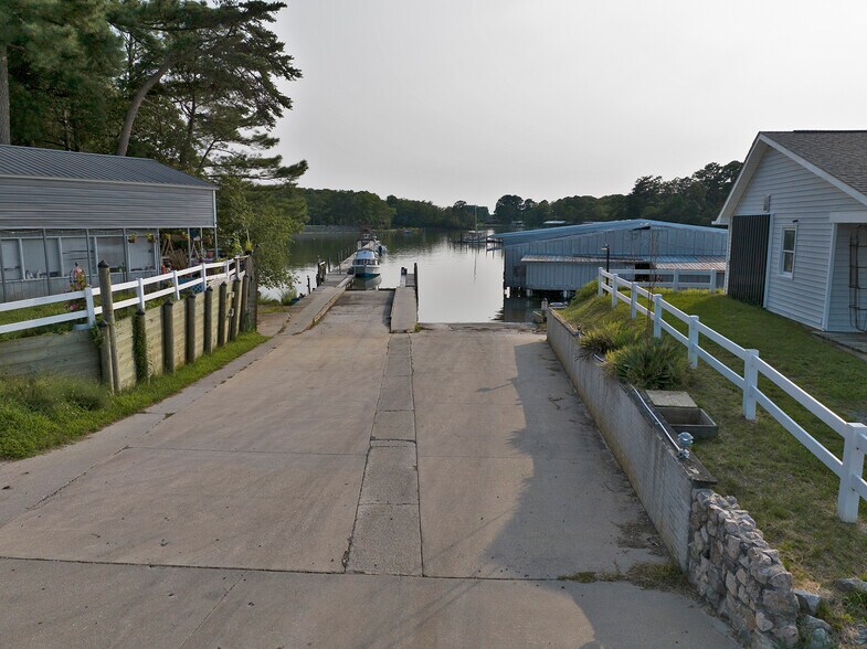 More Photos Of 989 Smith Point Rd, Reedville Marina For Sale