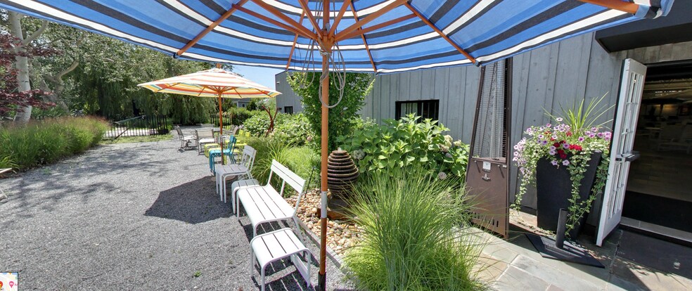 More Photos Of 11 Bridge St, Sag Harbor Freestanding For Lease
