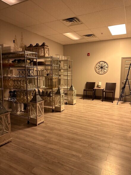 More Photos Of 2255 Center St, Chattanooga Storefront Retail Office For Lease