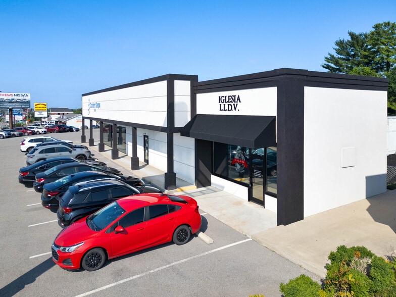 Primary Photo Of 2210 Wilma Rudolph Blvd, Clarksville Office For Lease