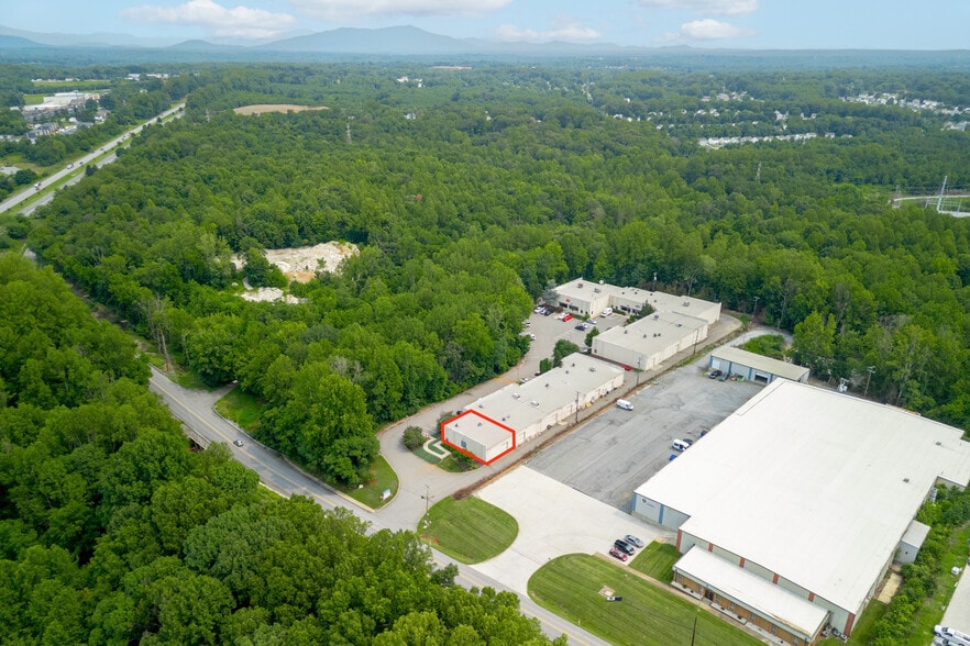 More Photos Of 1030 McConville Rd, Lynchburg Light Distribution For Sale