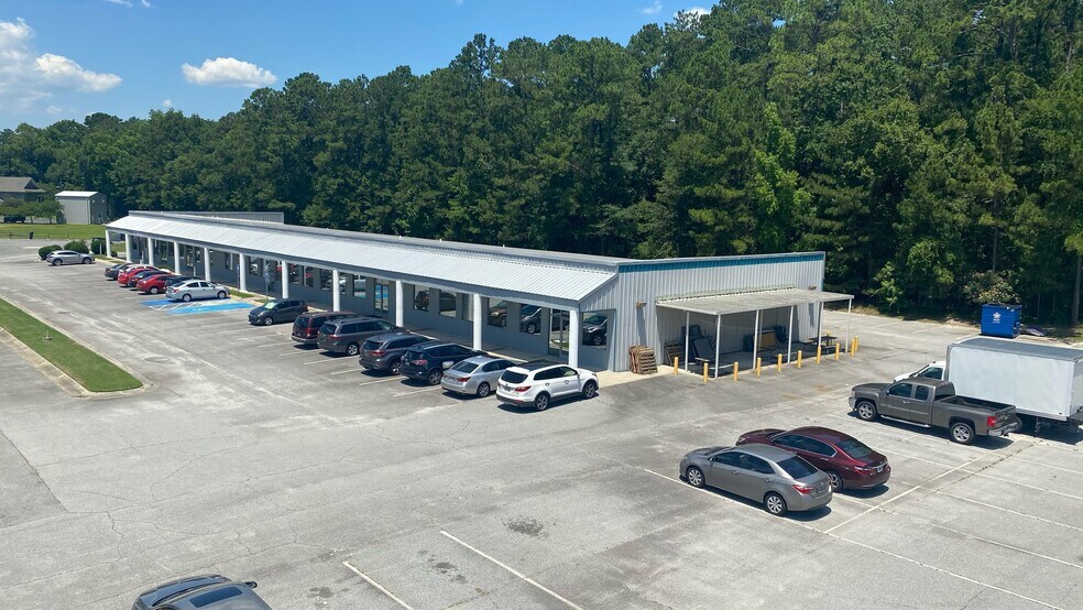 More Photos Of 740 E General Stewart Way, Hinesville General Retail For Lease