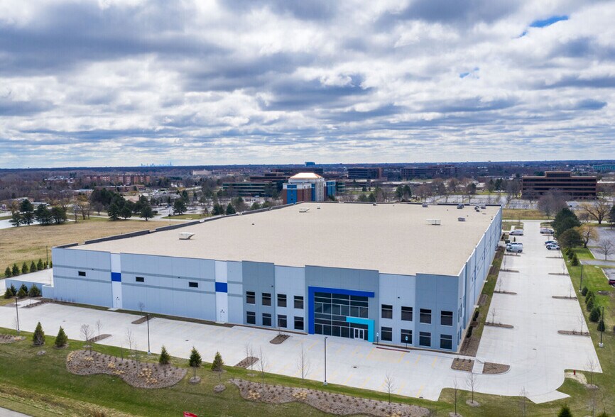 Primary Photo Of 325 Marriott Dr, Lincolnshire Manufacturing For Lease