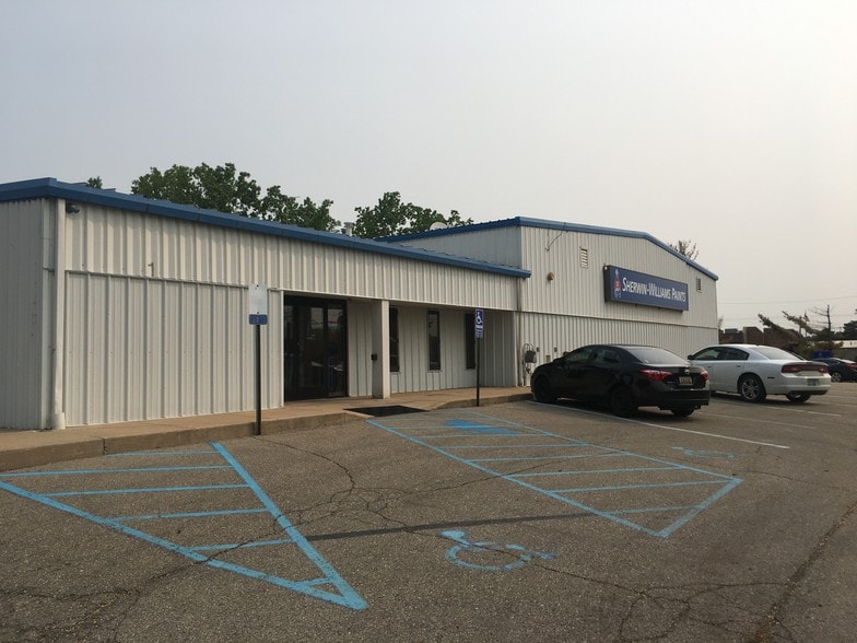 More Photos Of 1405 Keystone Ave, Lansing Warehouse For Sale