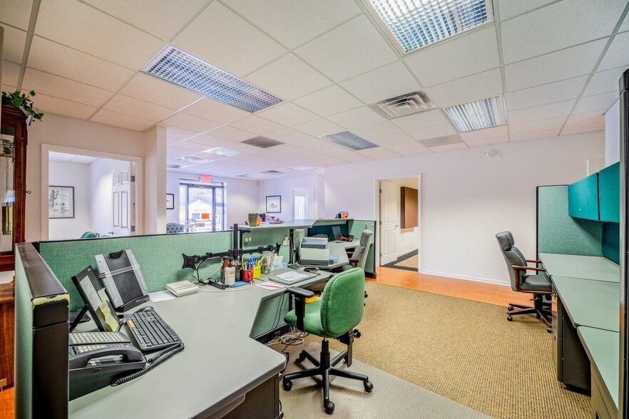 More Photos Of 4615-4621 S Wayne Rd, Wayne Storefront For Sale