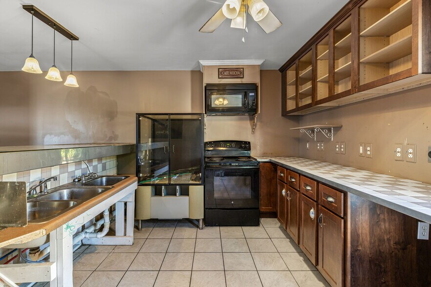 More Photos Of 47 N Allen St, Bonne Terre General Retail For Sale