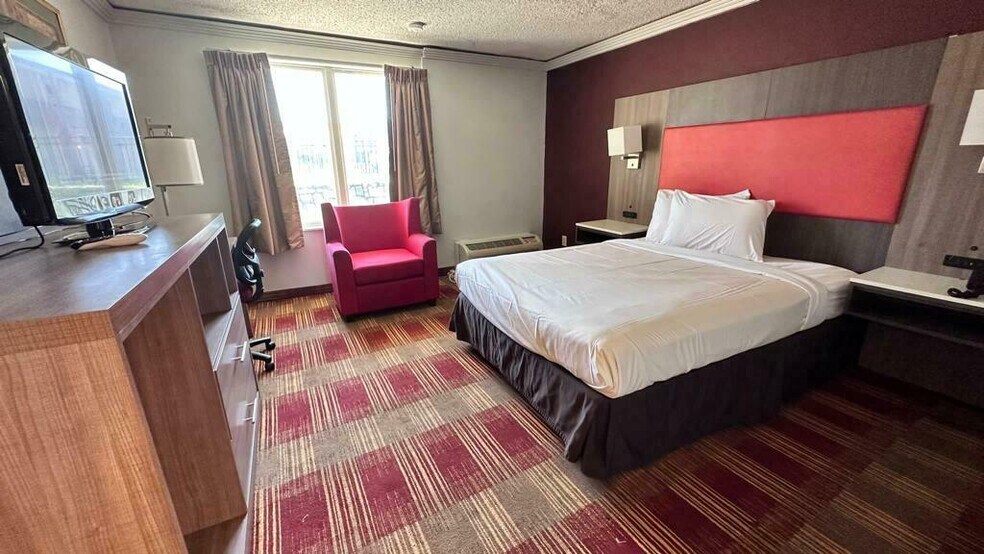 More Photos Of 4142 S Noland Rd, Independence Hotel For Sale