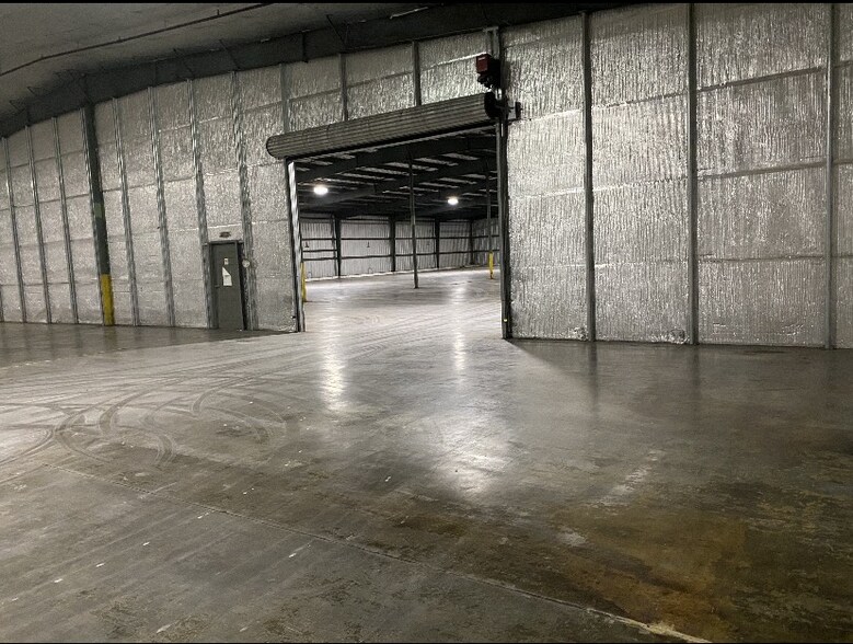 More Photos Of 451 North Dr, Hopkinsville Warehouse For Lease