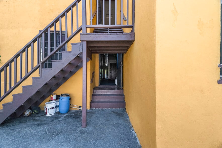 More Photos Of 2717 S Budlong Ave, Los Angeles Apartments For Sale
