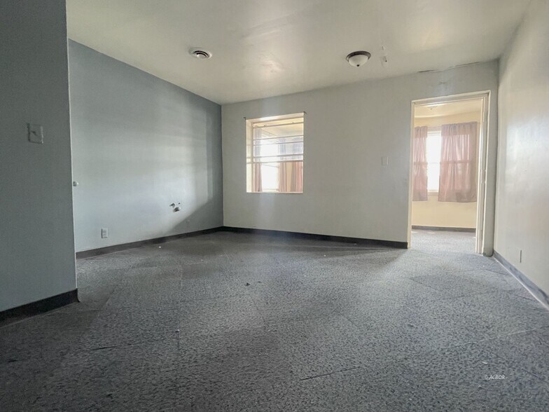 More Photos Of 116 W Main St, Pomeroy Flex For Sale