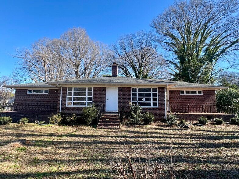 Primary Photo Of 20230 Main St, Cornelius Apartments For Sale