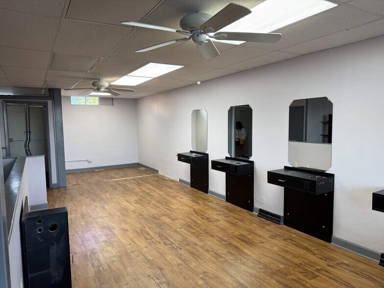 More Photos Of 1630 Schiller Ave, Cuyahoga Falls Office For Lease