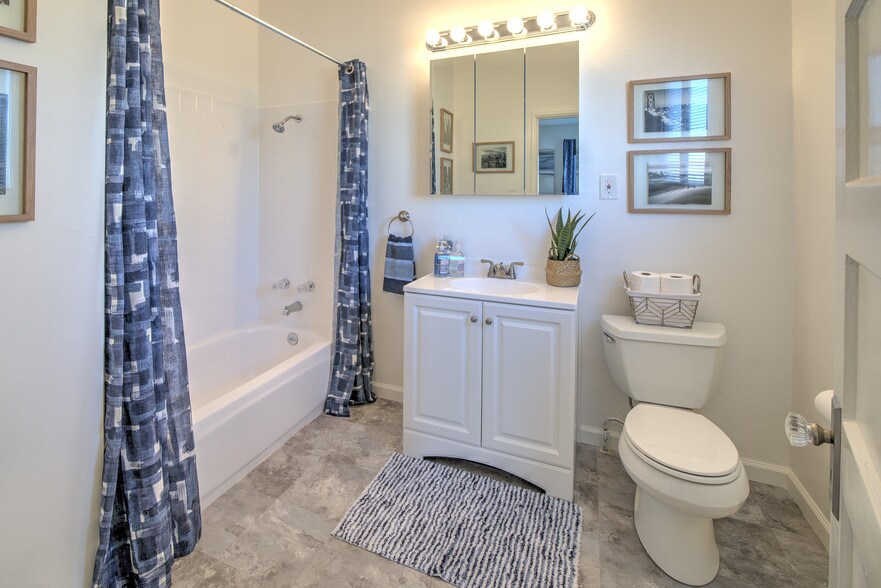 More Photos Of 1049 43rd St, Emeryville Apartments For Sale