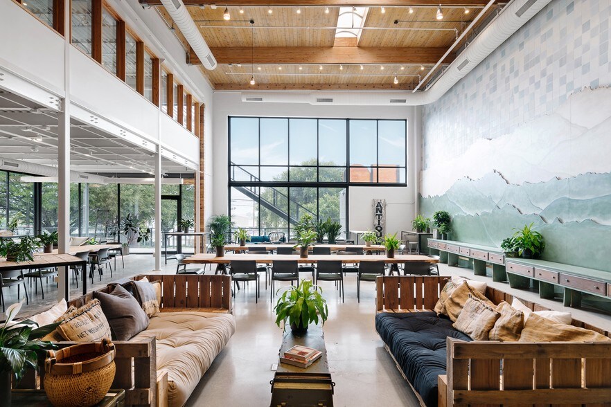 More Photos Of 5540 N Lamar Blvd, Austin Loft Creative Space For Lease