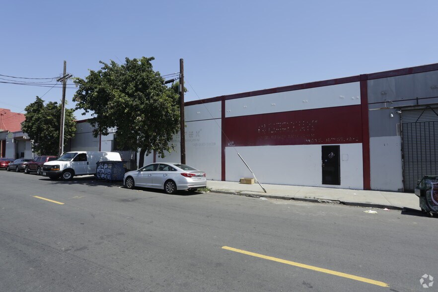 More Photos Of 1101 E 16th St, Los Angeles Warehouse For Lease