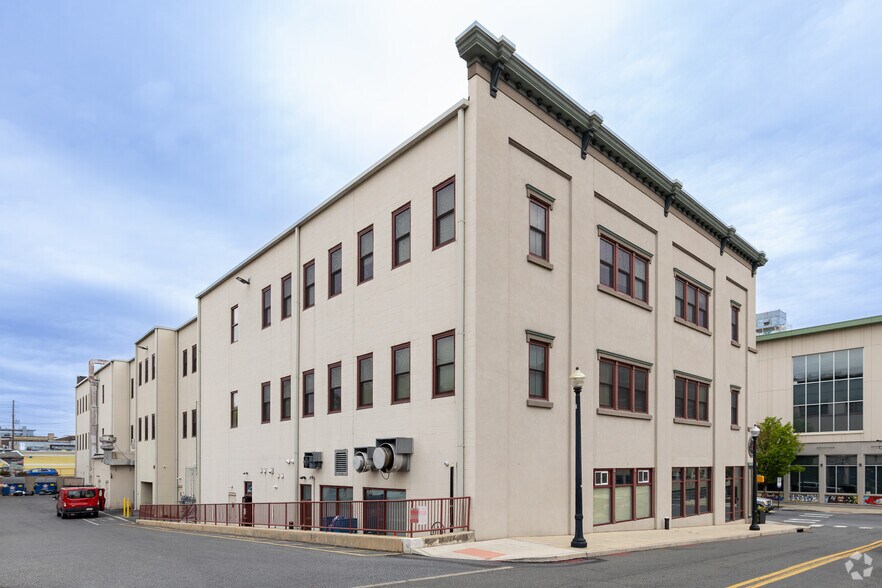 More Photos Of 310 E 3rd St, Bethlehem Apartments For Lease