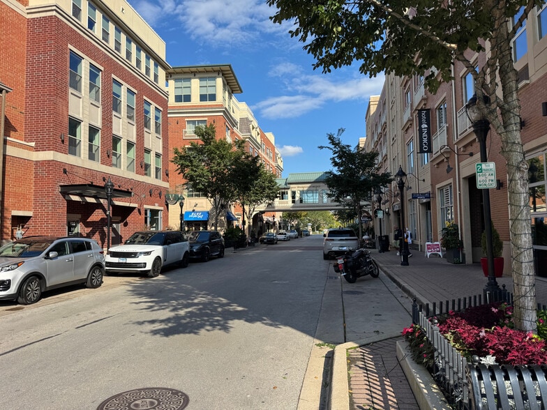 More Photos Of 301 S Main St, Naperville Unknown For Lease