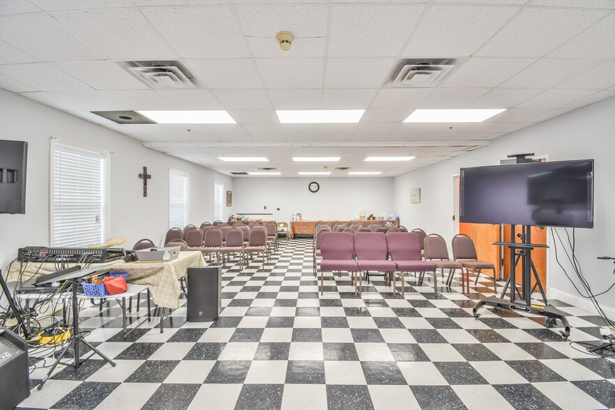More Photos Of 1400 Grayson Hwy, Lawrenceville Religious Facility For Sale