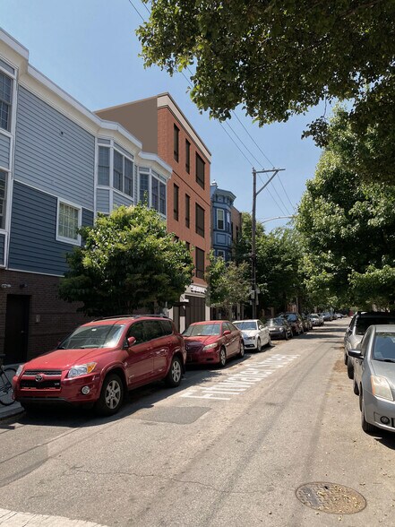 More Photos Of 754-756 S 4th St, Philadelphia Storefront For Lease