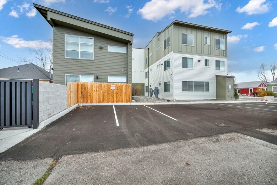 More Photos Of 542 7th St, Sparks Apartments For Sale