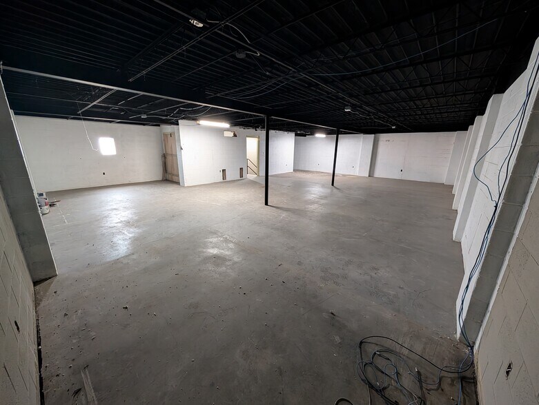 More Photos Of 364 Lindsay St, Alcoa Freestanding For Lease