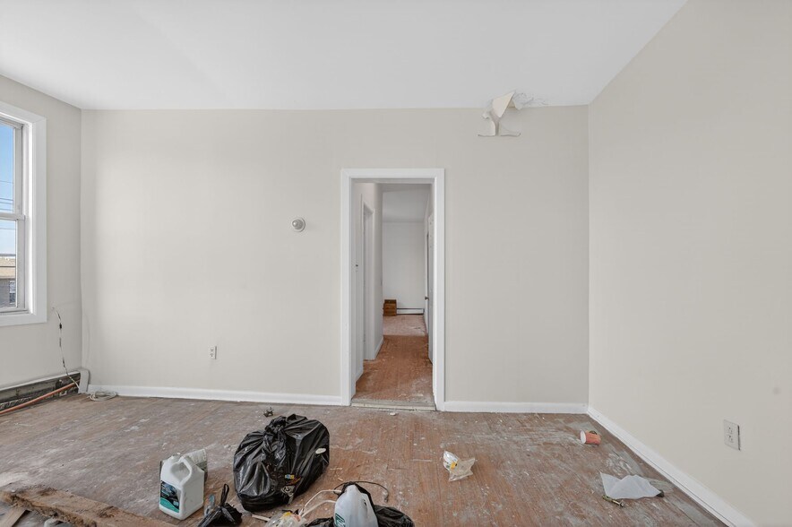 More Photos Of 661 S 18th St, Newark Apartments For Sale