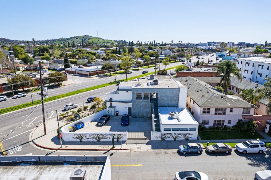 More Photos Of 8607 Venice Blvd, Los Angeles Loft Creative Space For Lease