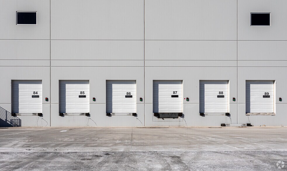 More Photos Of 1195 N 6550, Salt Lake City Distribution For Lease