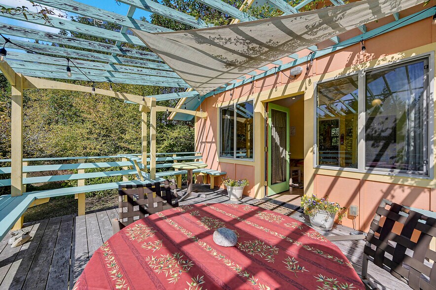 More Photos Of 1673 Woodland Dr, Port Townsend Winery Vineyard For Sale