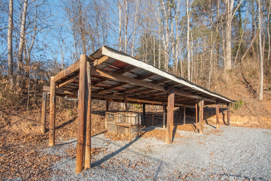 More Photos Of 535 W Main St, Franklin Specialty For Sale