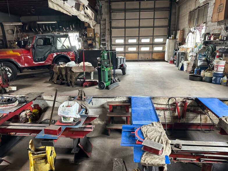 More Photos Of 1198 N Schuyler Ave, Kankakee Freestanding For Sale