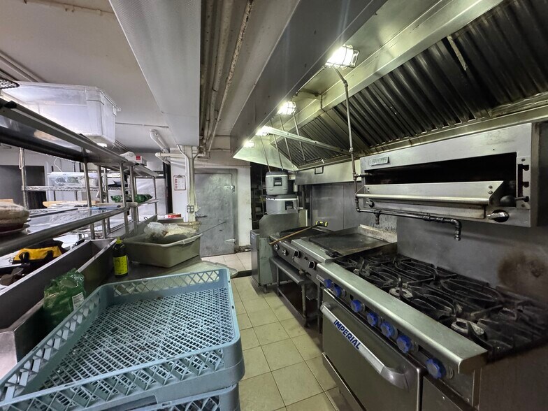 More Photos Of 152 Stanton St, New York Apartments For Lease