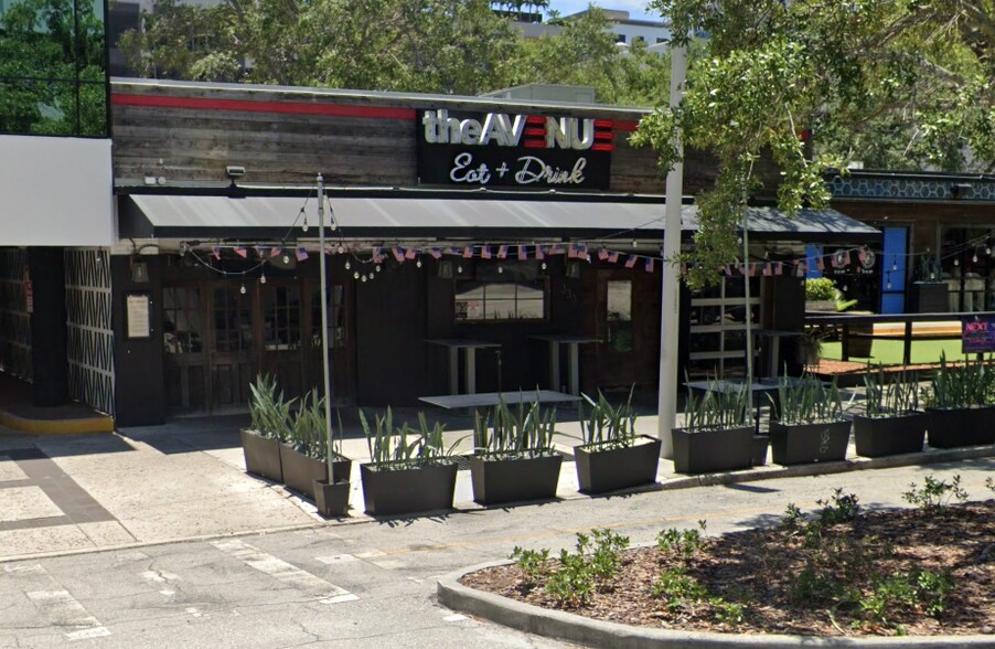 Primary Photo Of 330 1st Ave S, Saint Petersburg Restaurant For Lease