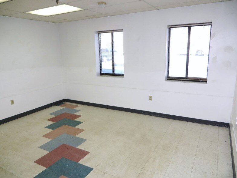 More Photos Of 5714 Industry Ln, Frederick Warehouse For Lease