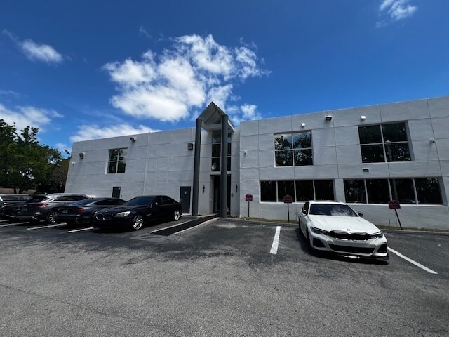 More Photos Of 2627 NE 203rd St, Aventura Office For Lease