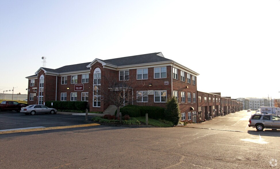 More Photos Of 8503-8505 Euclid Ave, Manassas Park Warehouse For Lease